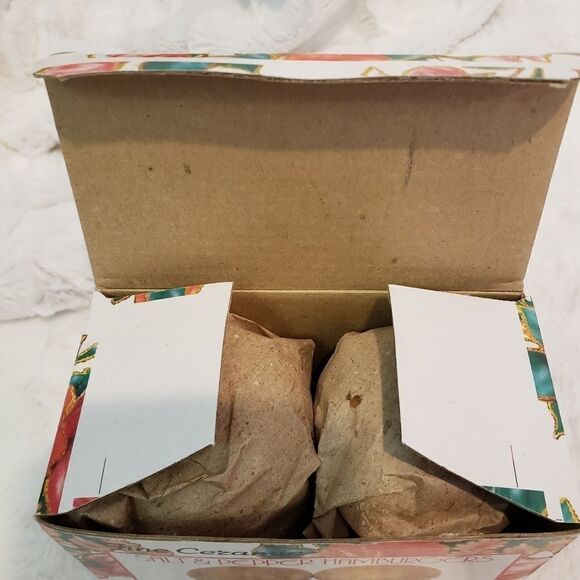 Salt & Pepper Shakers - Picture 3 of 8